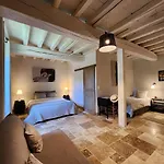 Presbytere D'arpentian Bed and breakfast