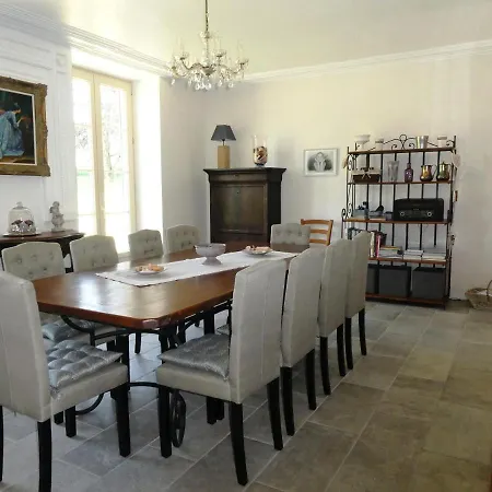 Presbytere D'arpentian Panzió 3*