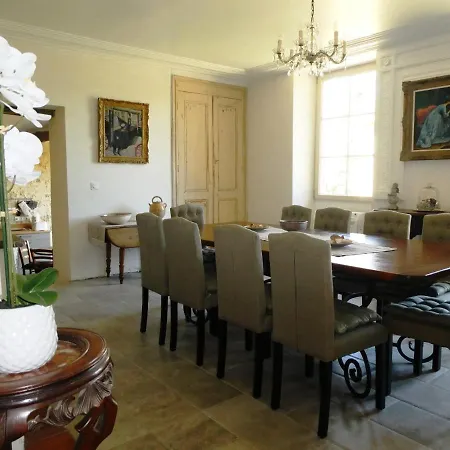 Oda ve Kahvaltı Presbytere D'arpentian 3*