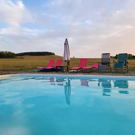 Presbytere D'arpentian Bed & Breakfast *