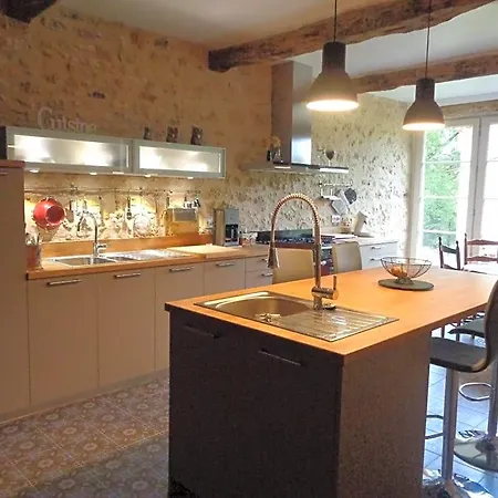 Presbytere D'arpentian 3* Jegun