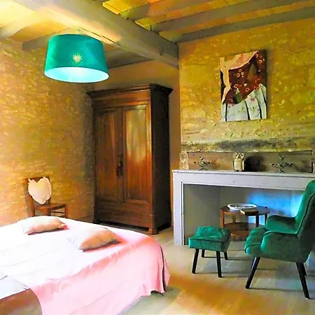 Presbytere D'arpentian Bed & Breakfast