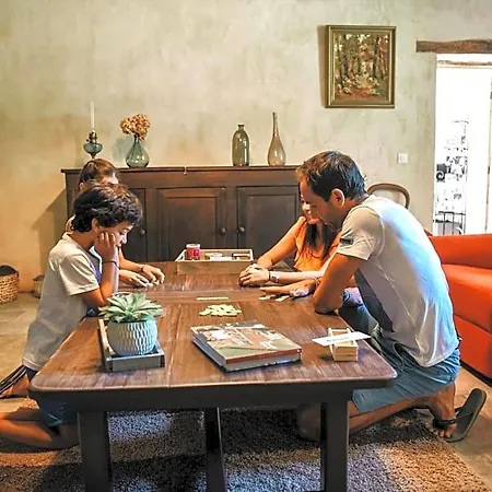 Bed & Breakfast Presbytere D'arpentian Jegun