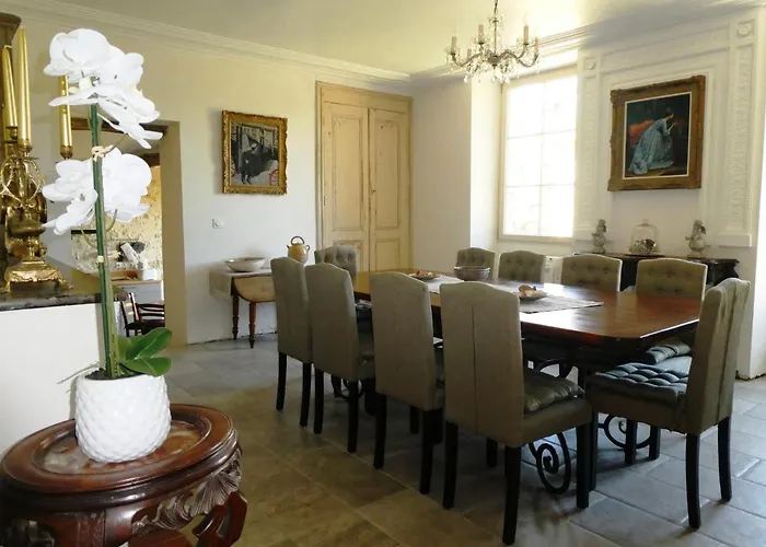 Couette-café Presbytere D'arpentian 3*